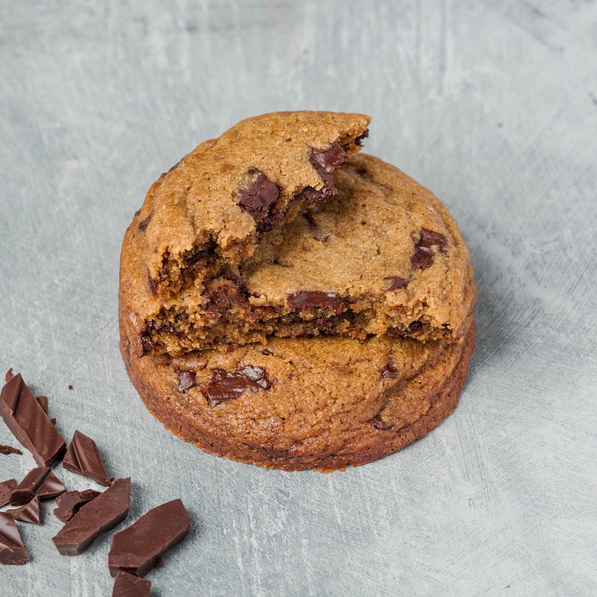 Box of 2 Swiss Dark Chocolate Chip Cookies